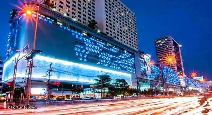 R9 3* Bangkok
